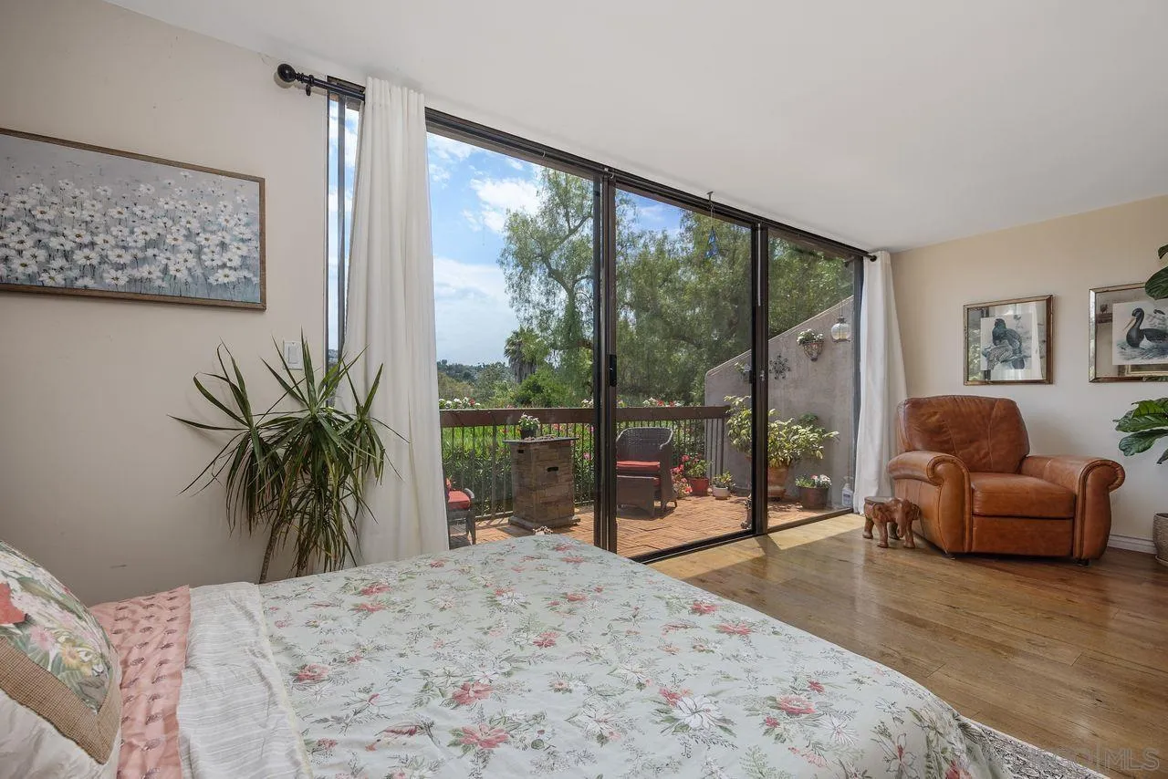 2564 Navarra Dr Unit 113