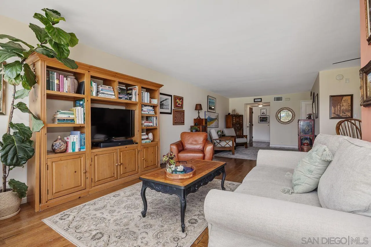 2564 Navarra Dr Unit 113