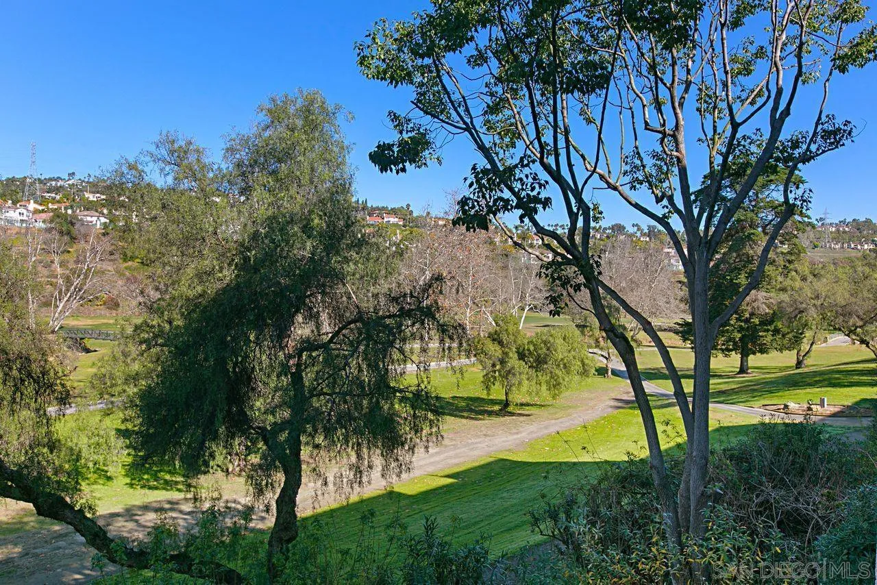 2564 Navarra Dr Unit 113