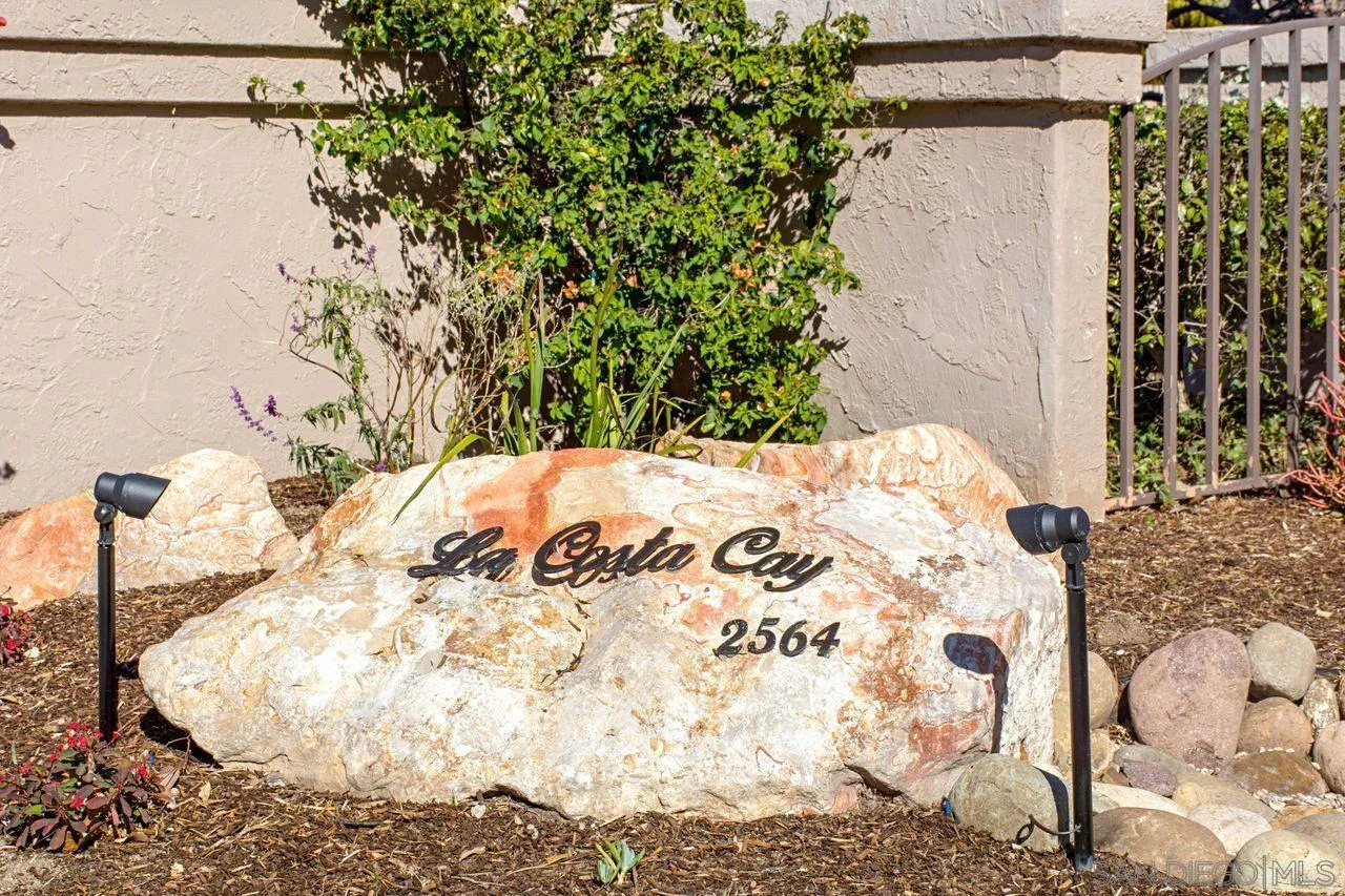2564 Navarra Dr Unit 113