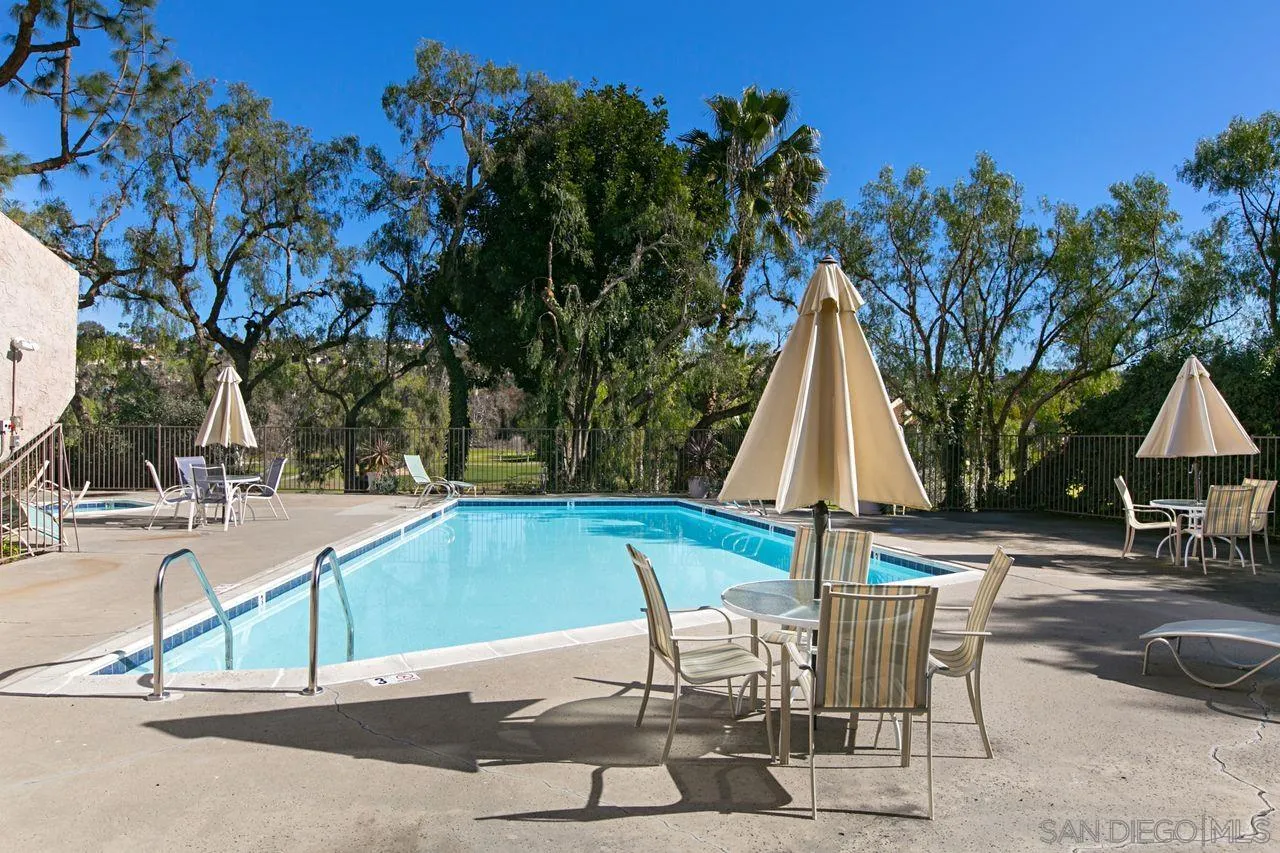 2564 Navarra Dr Unit 113