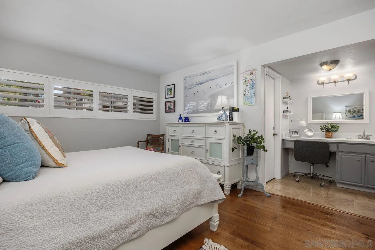 2564 Navarra Dr Unit 113