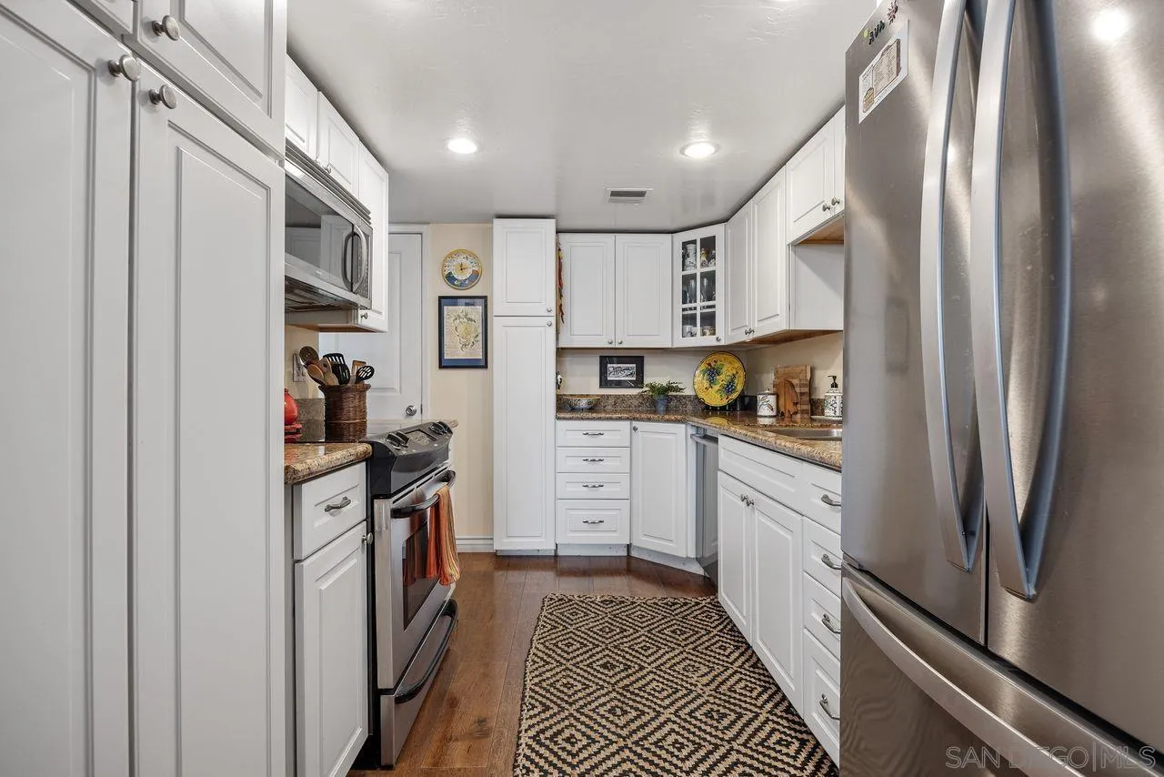 2564 Navarra Dr Unit 113
