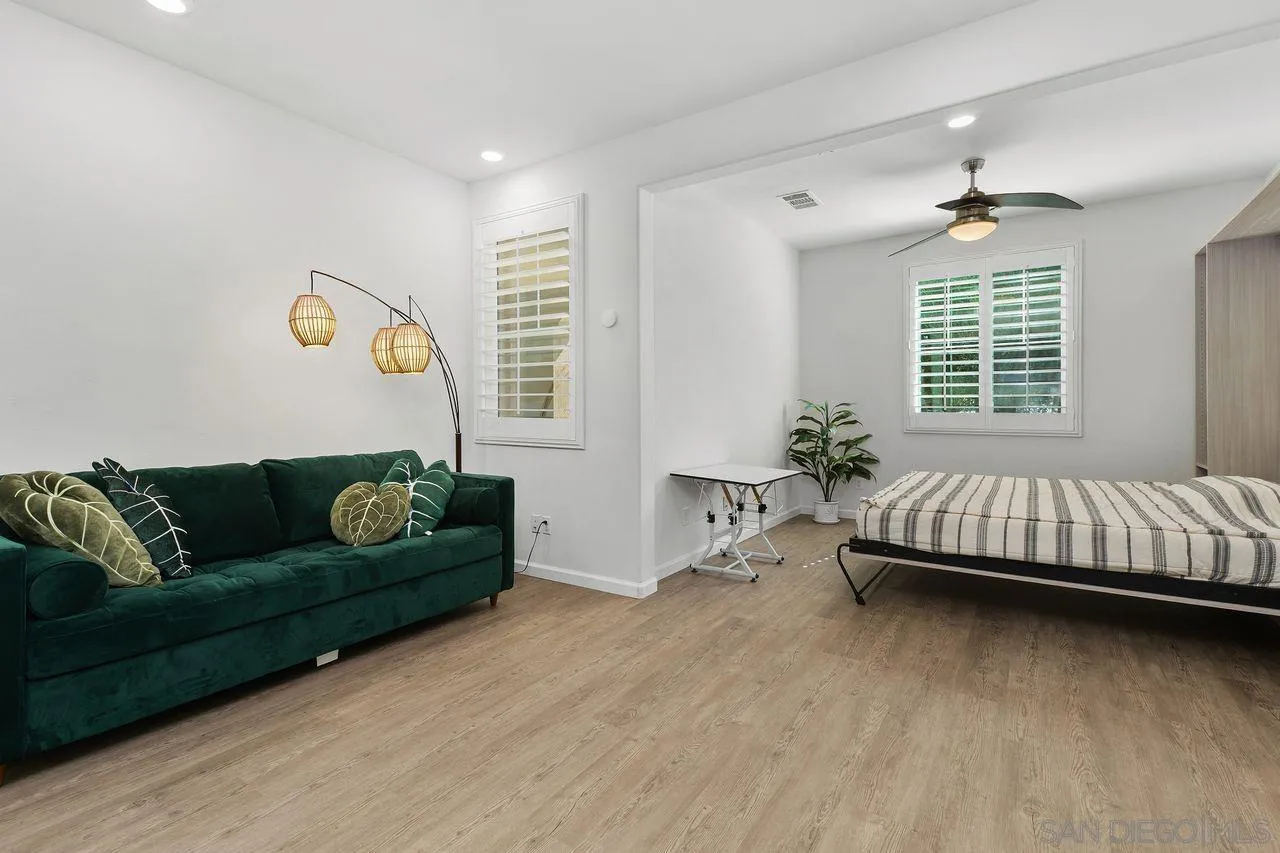 23318 Crystal Way