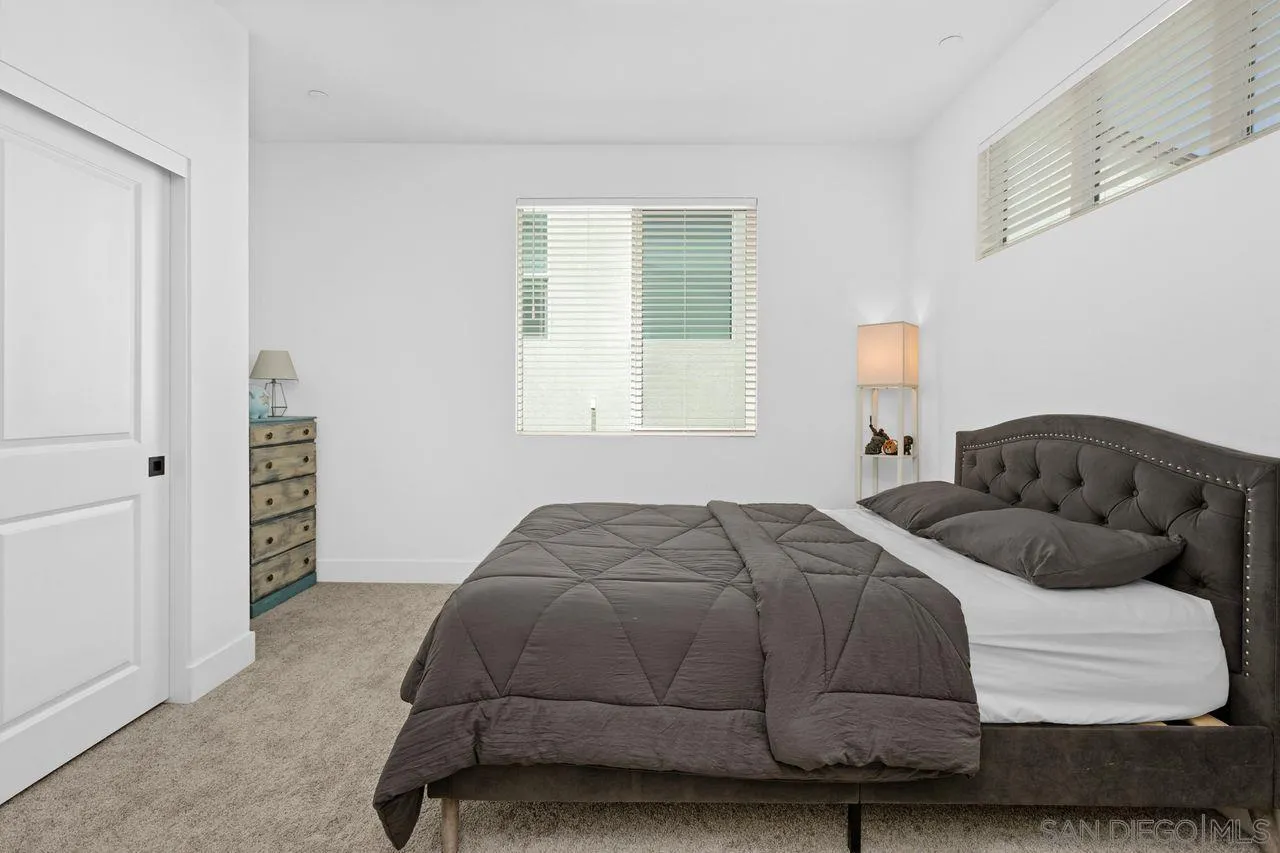 712 Meadowood St.