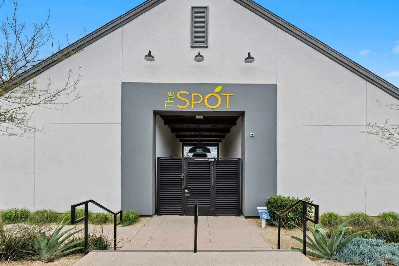 712 Meadowood St.