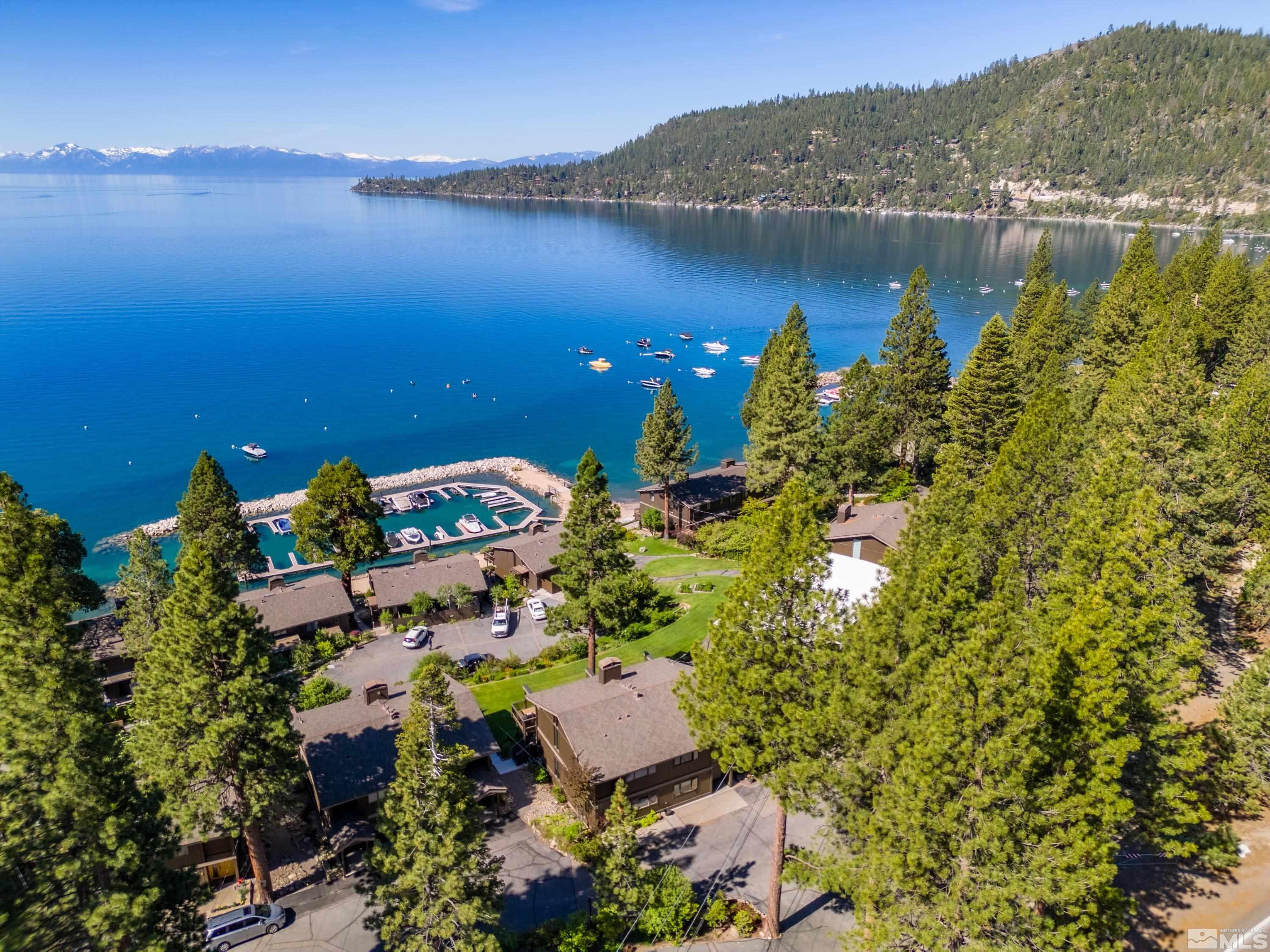 549 Lakeshore Boulevard, 7