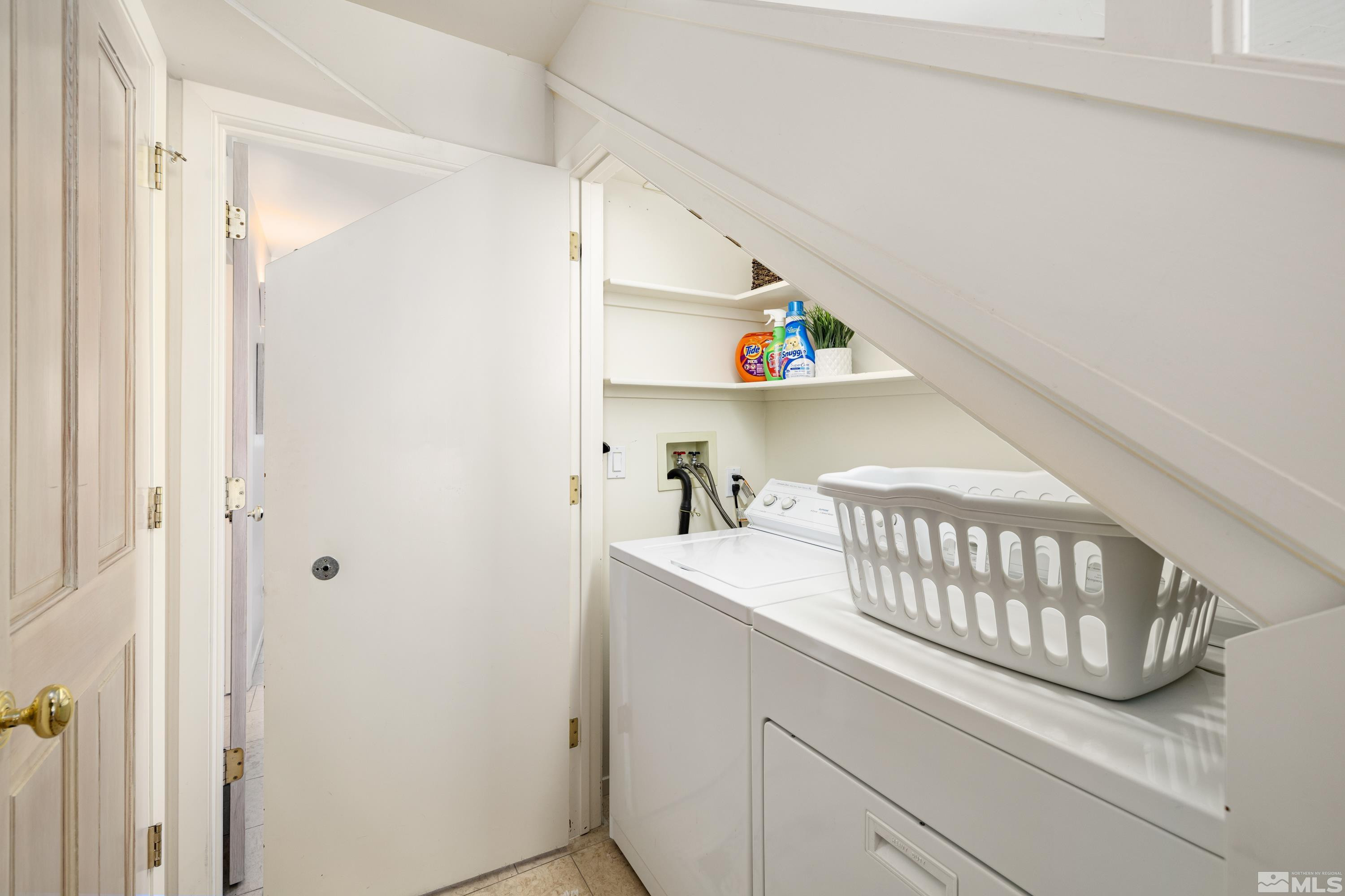 549 Lakeshore Boulevard, 7