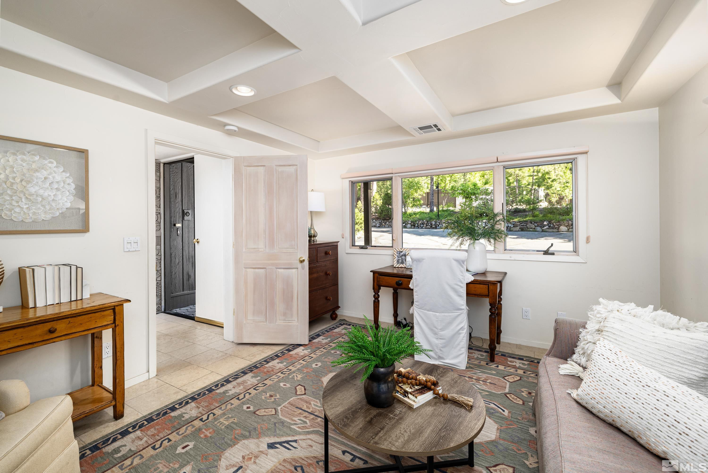 549 Lakeshore Boulevard, 7