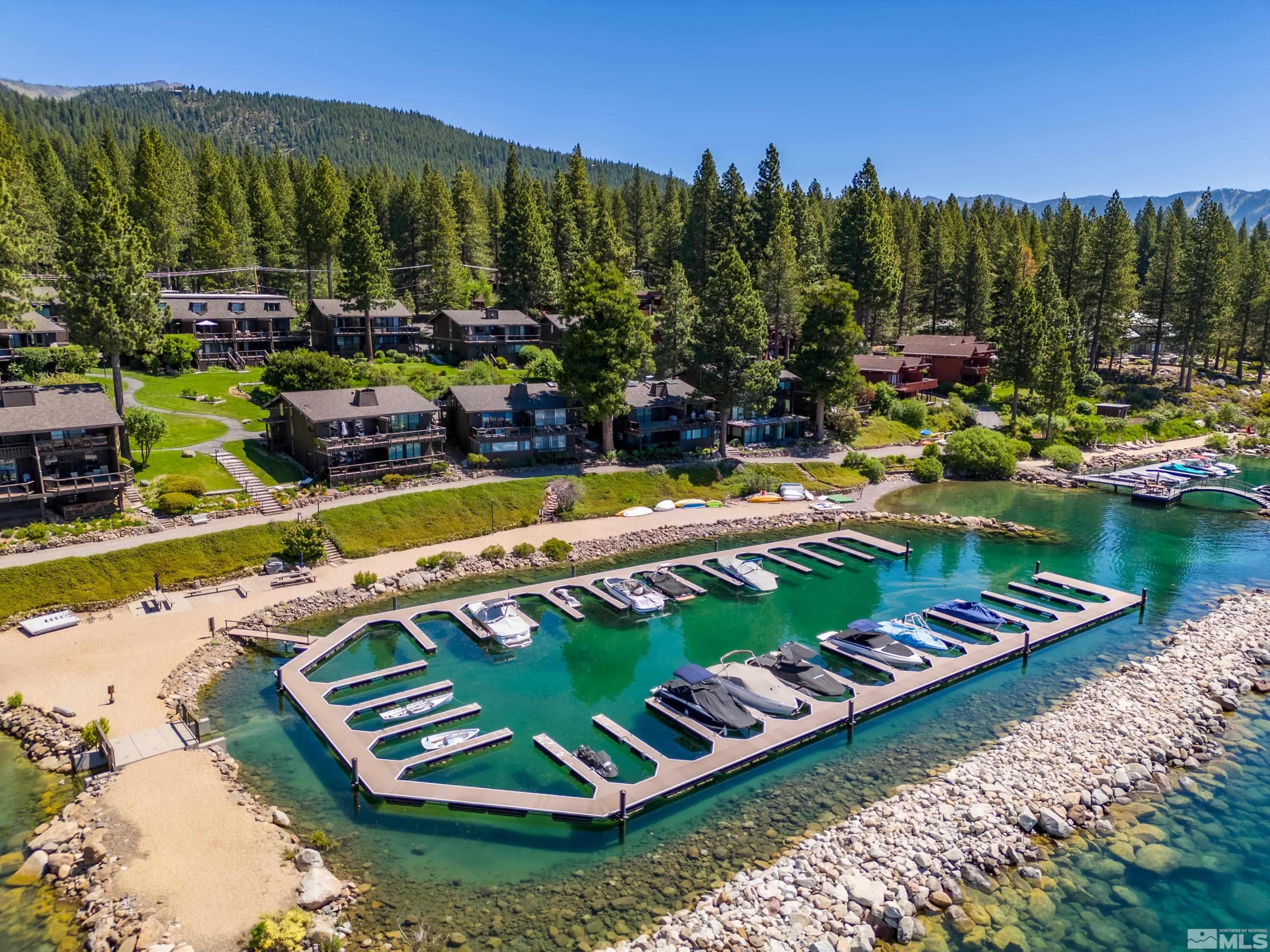 549 Lakeshore Boulevard, 7