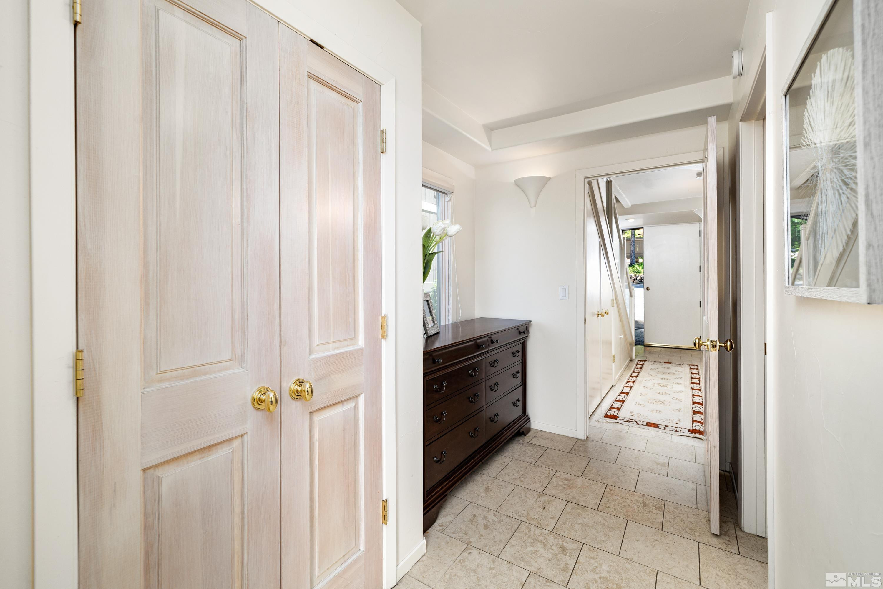 549 Lakeshore Boulevard, 7