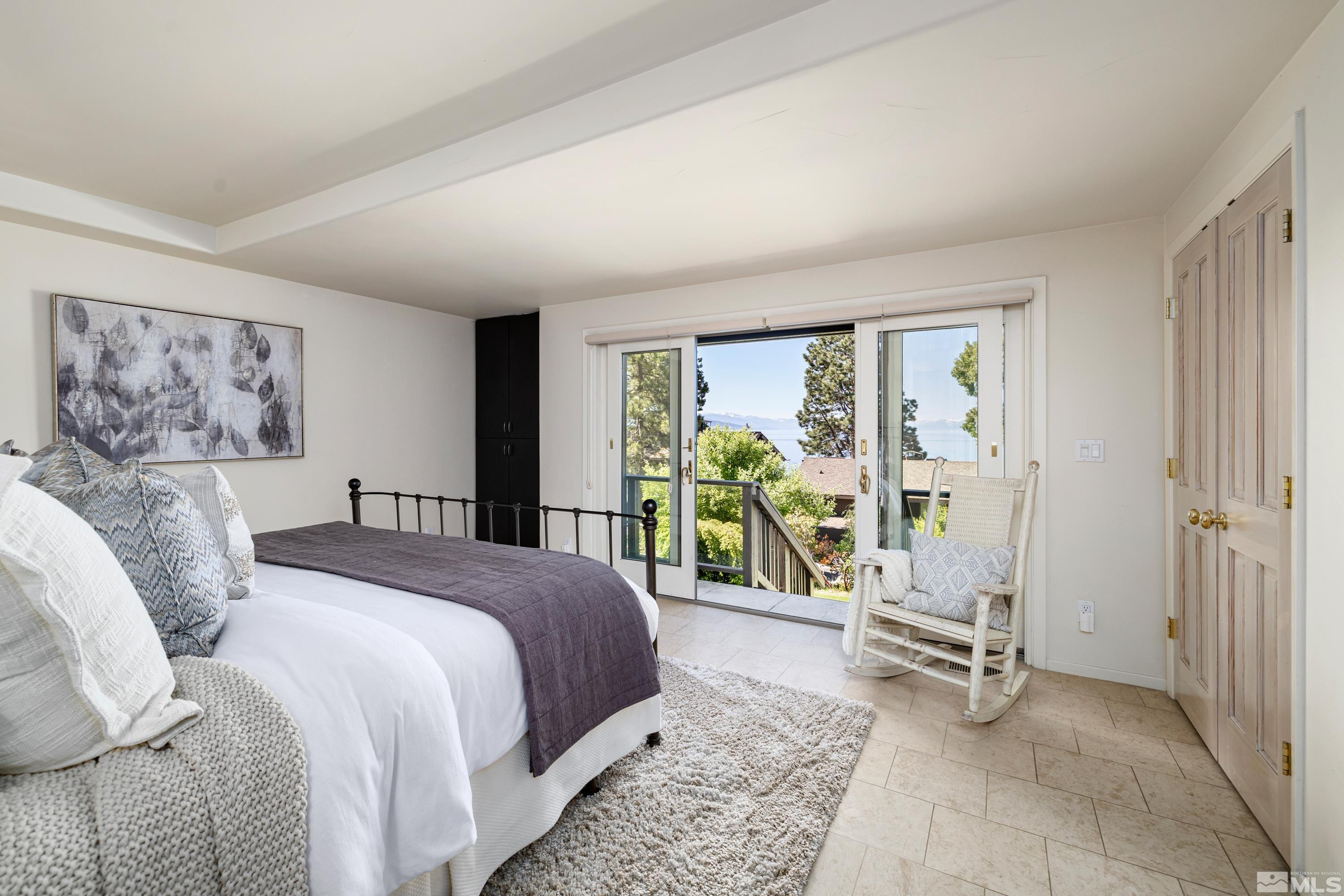 549 Lakeshore Boulevard, 7