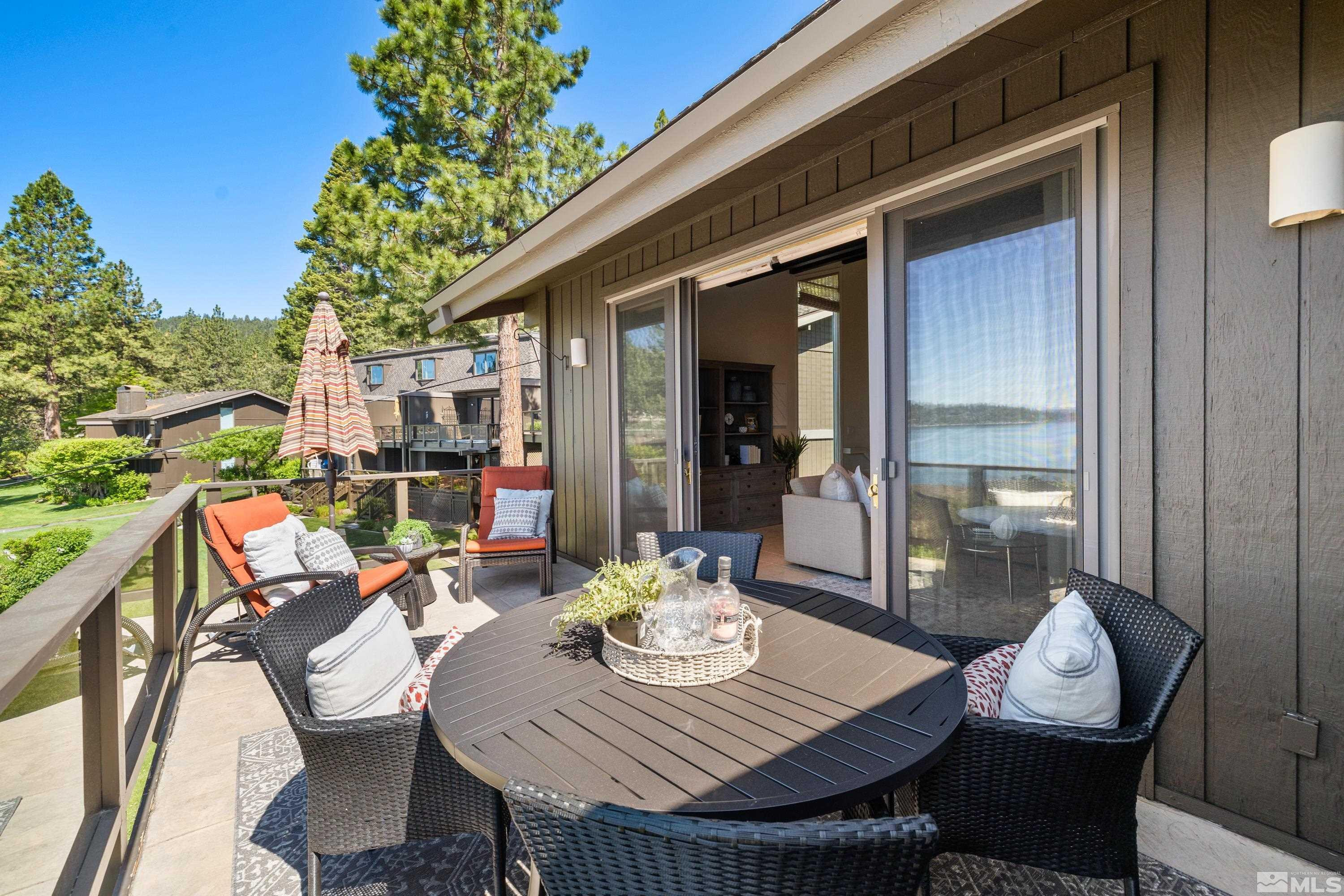 549 Lakeshore Boulevard, 7