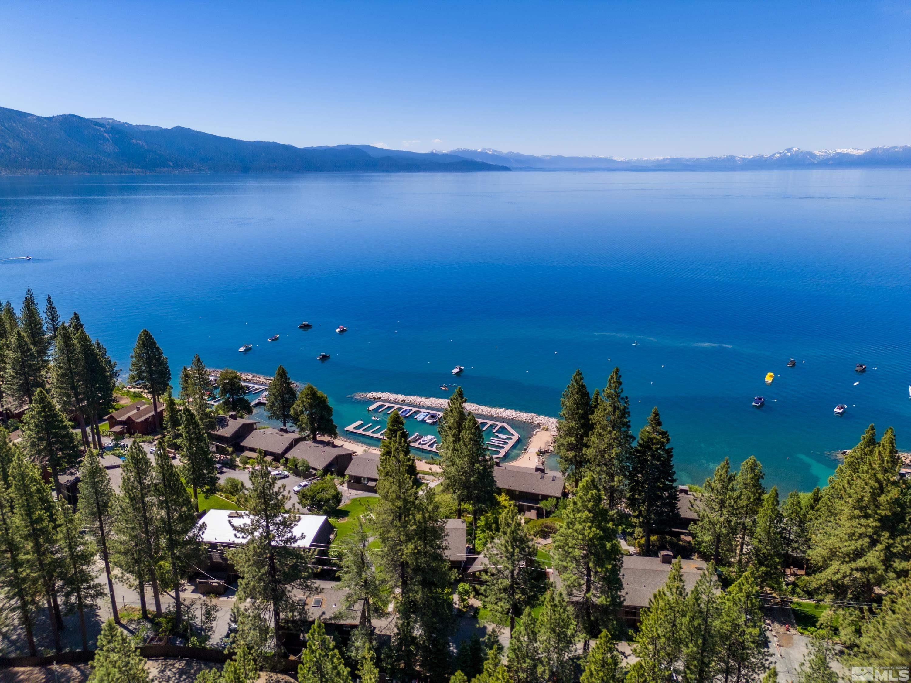 549 Lakeshore Boulevard, 7