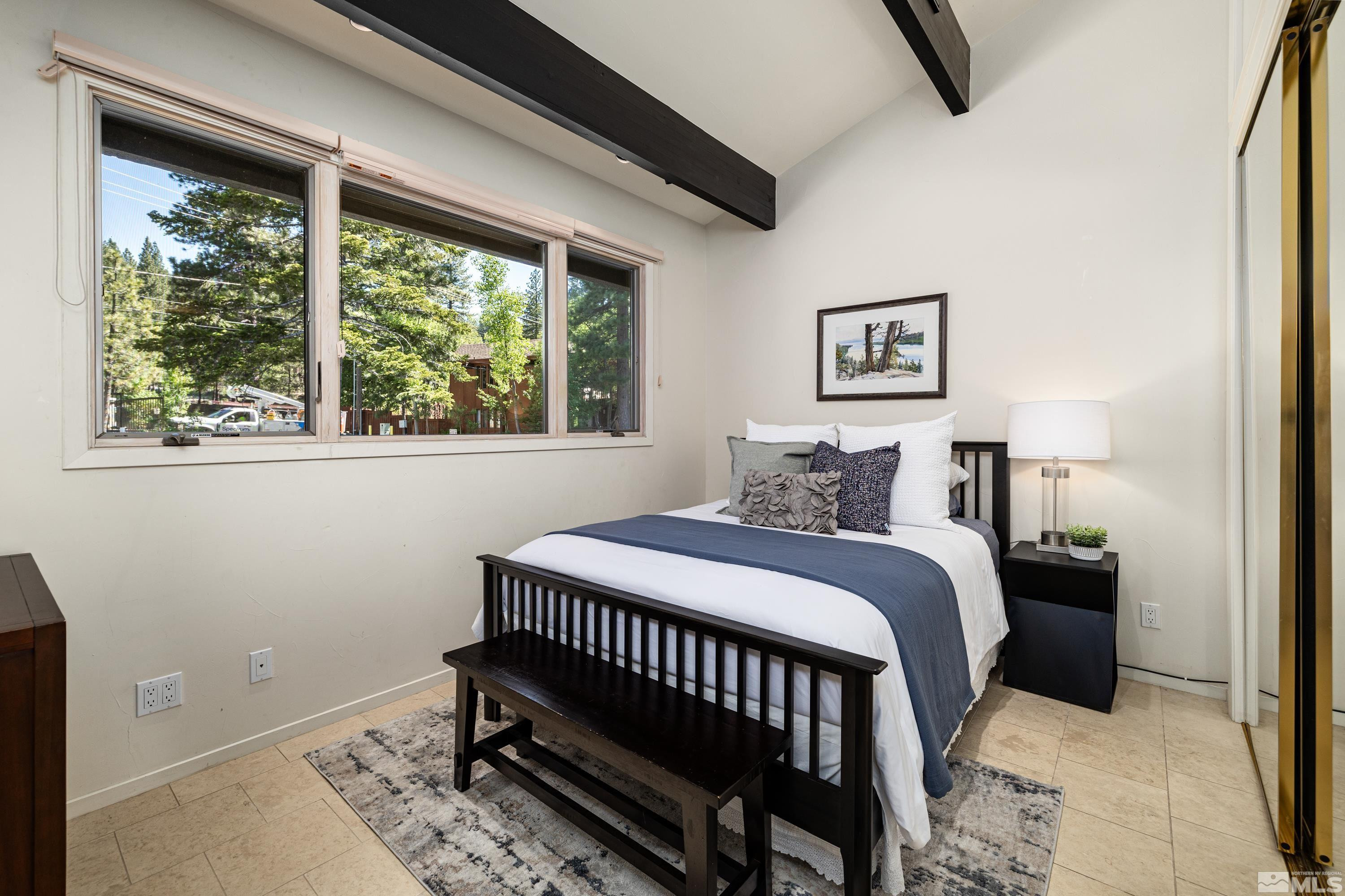 549 Lakeshore Boulevard, 7