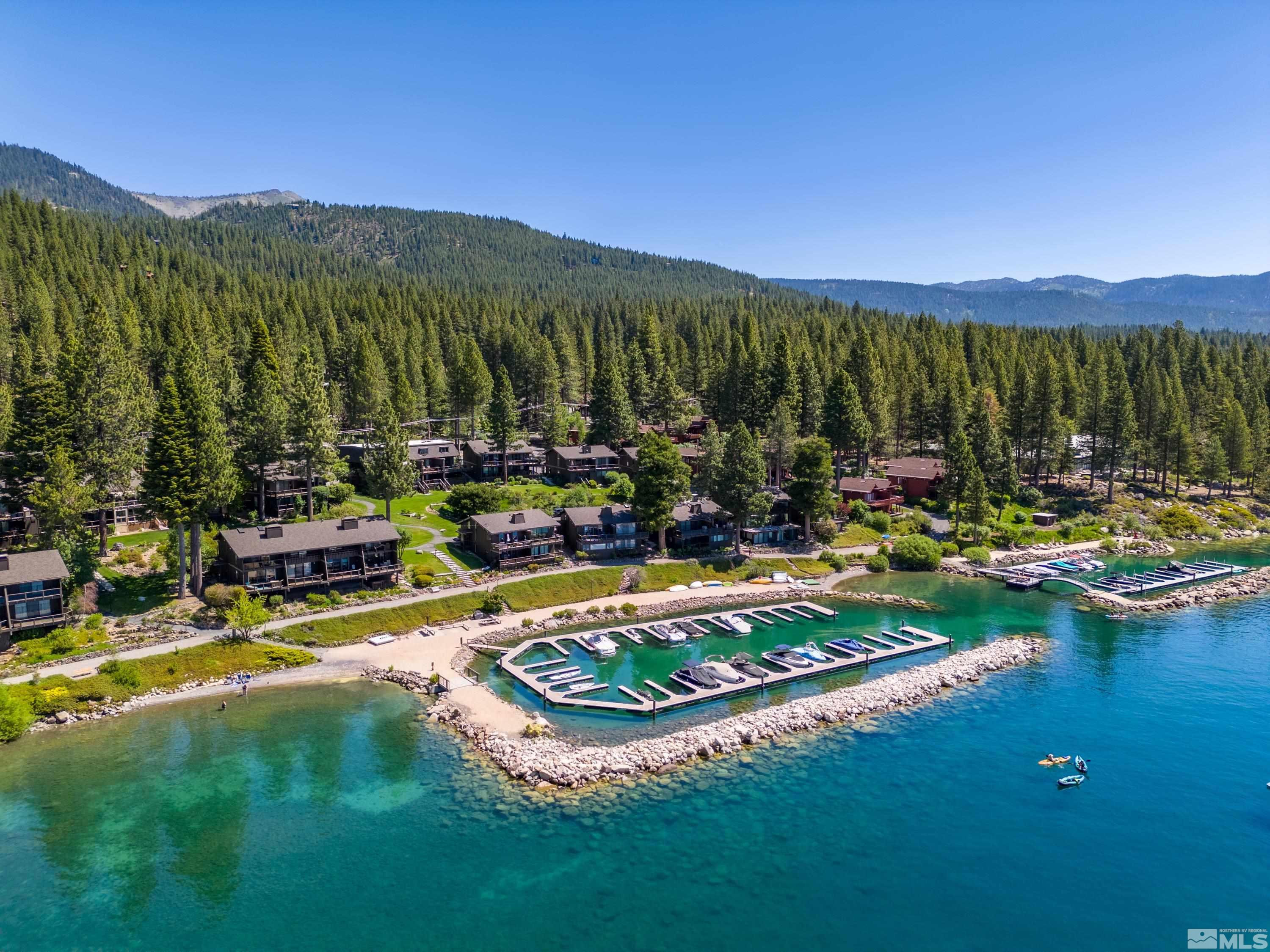 549 Lakeshore Boulevard, 7