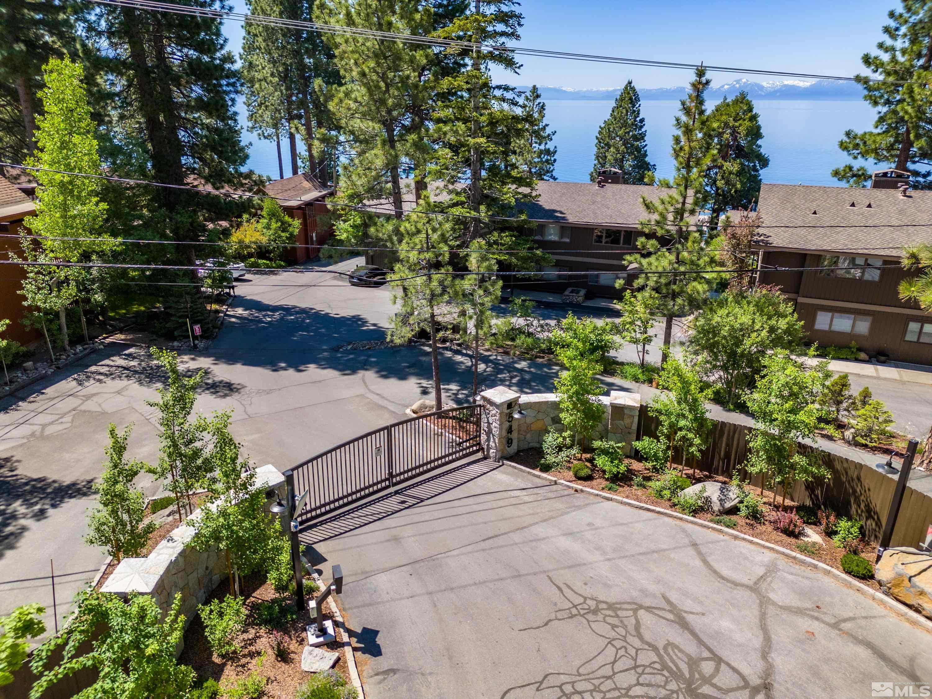 549 Lakeshore Boulevard, 7