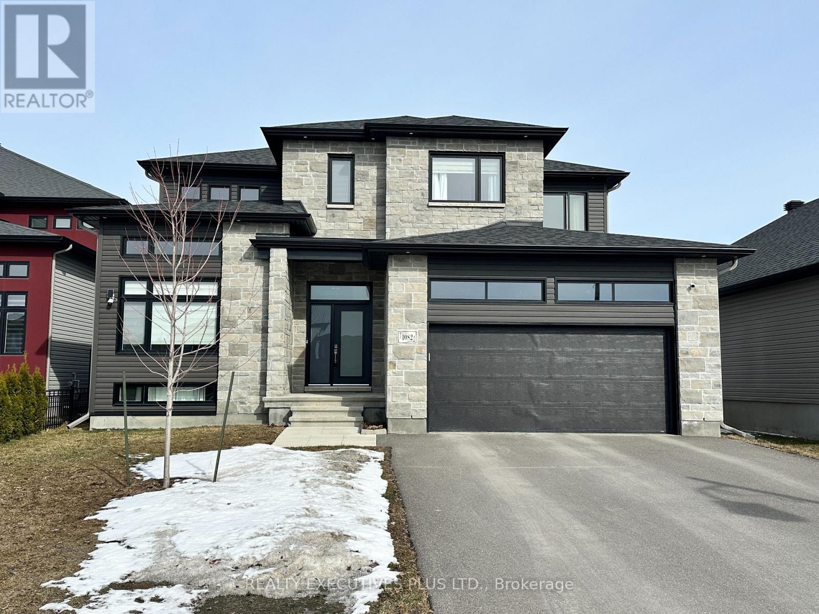 1082 DOCTEUR CORBEIL BOULEVARD