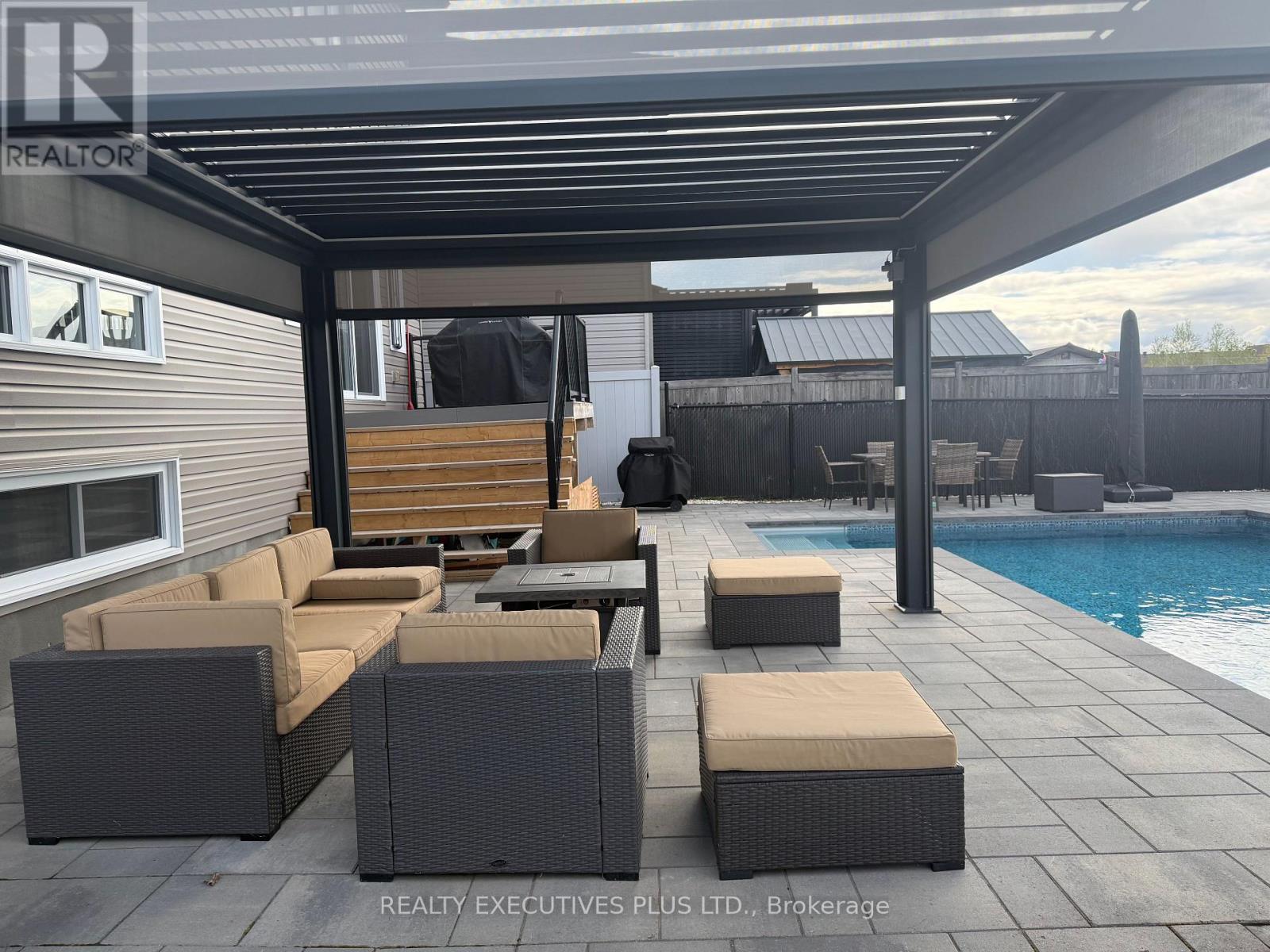 1082 DOCTEUR CORBEIL BOULEVARD