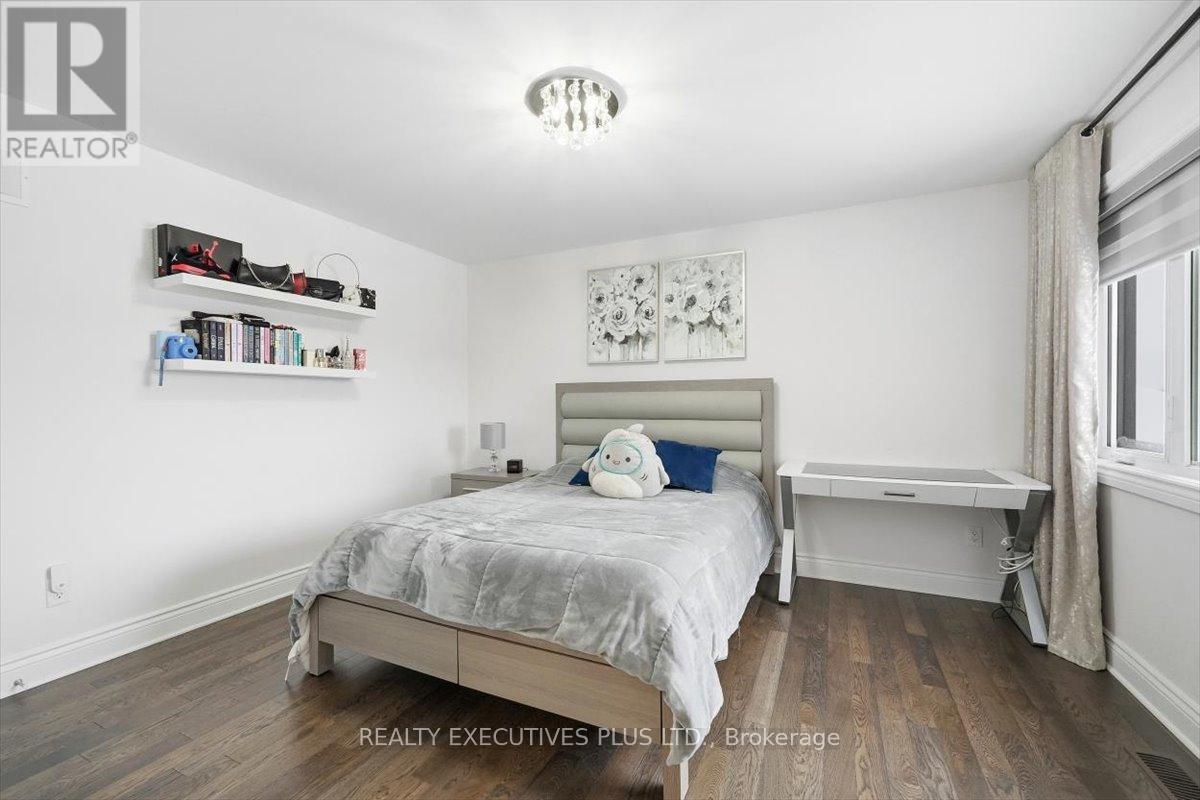 1082 DOCTEUR CORBEIL BOULEVARD