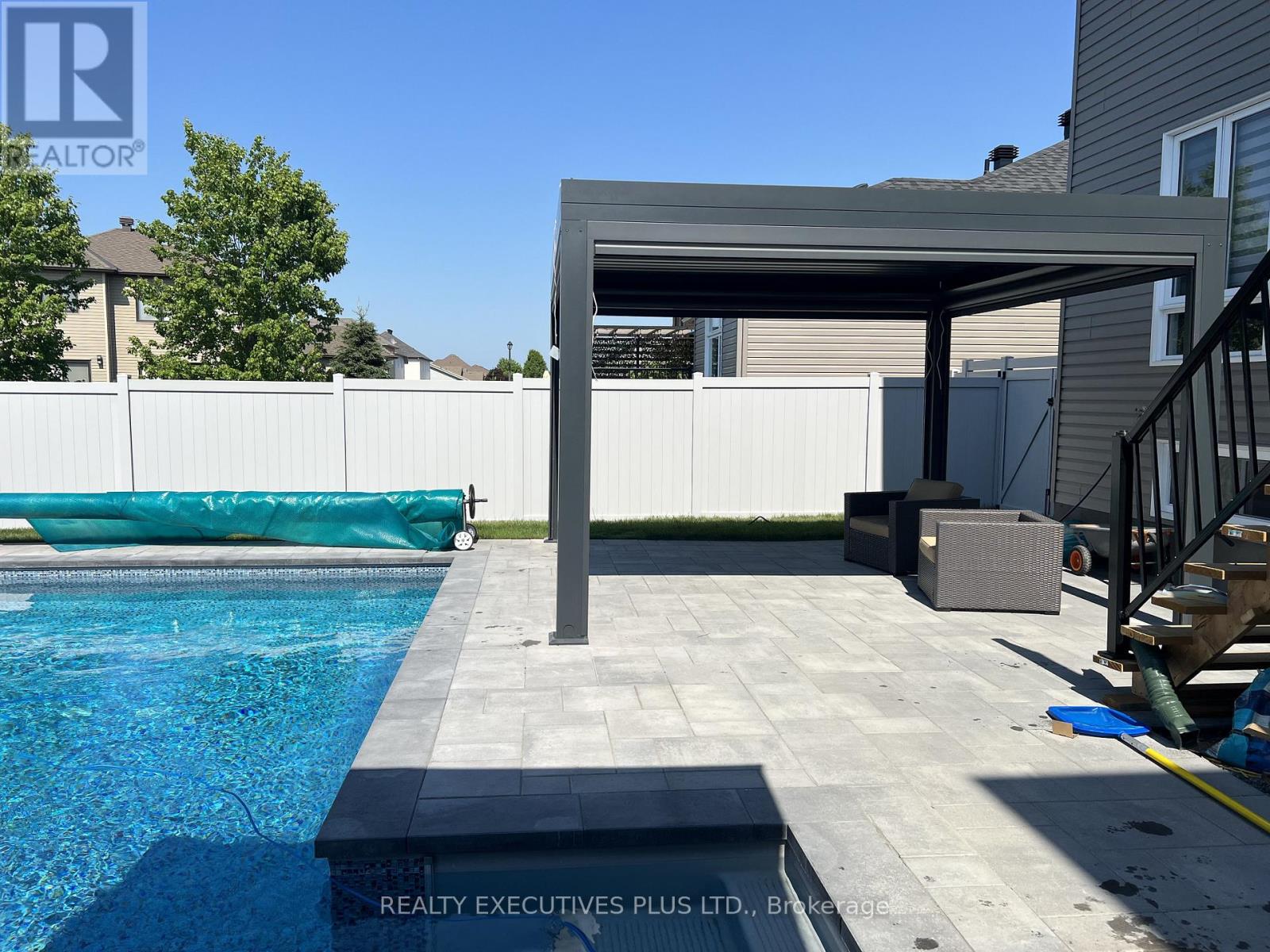 1082 DOCTEUR CORBEIL BOULEVARD