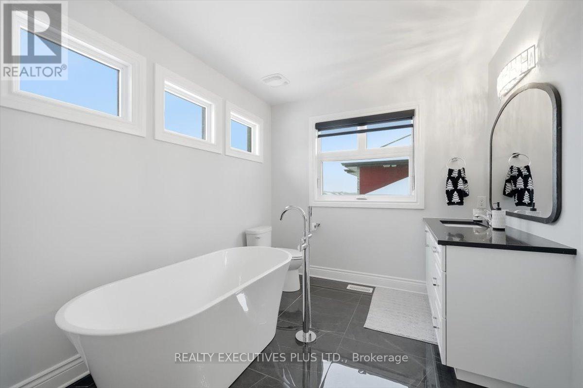 1082 DOCTEUR CORBEIL BOULEVARD