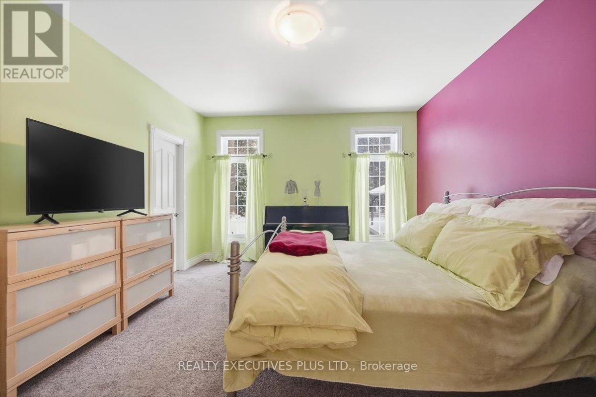 2660 DUBOIS STREET