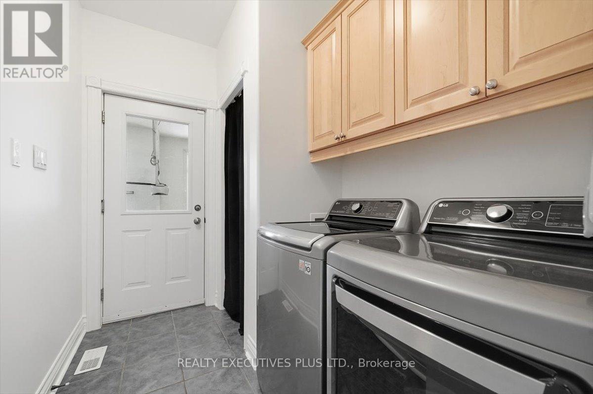 2660 DUBOIS STREET