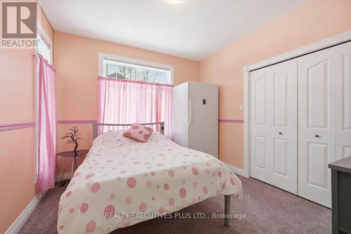 2660 DUBOIS STREET