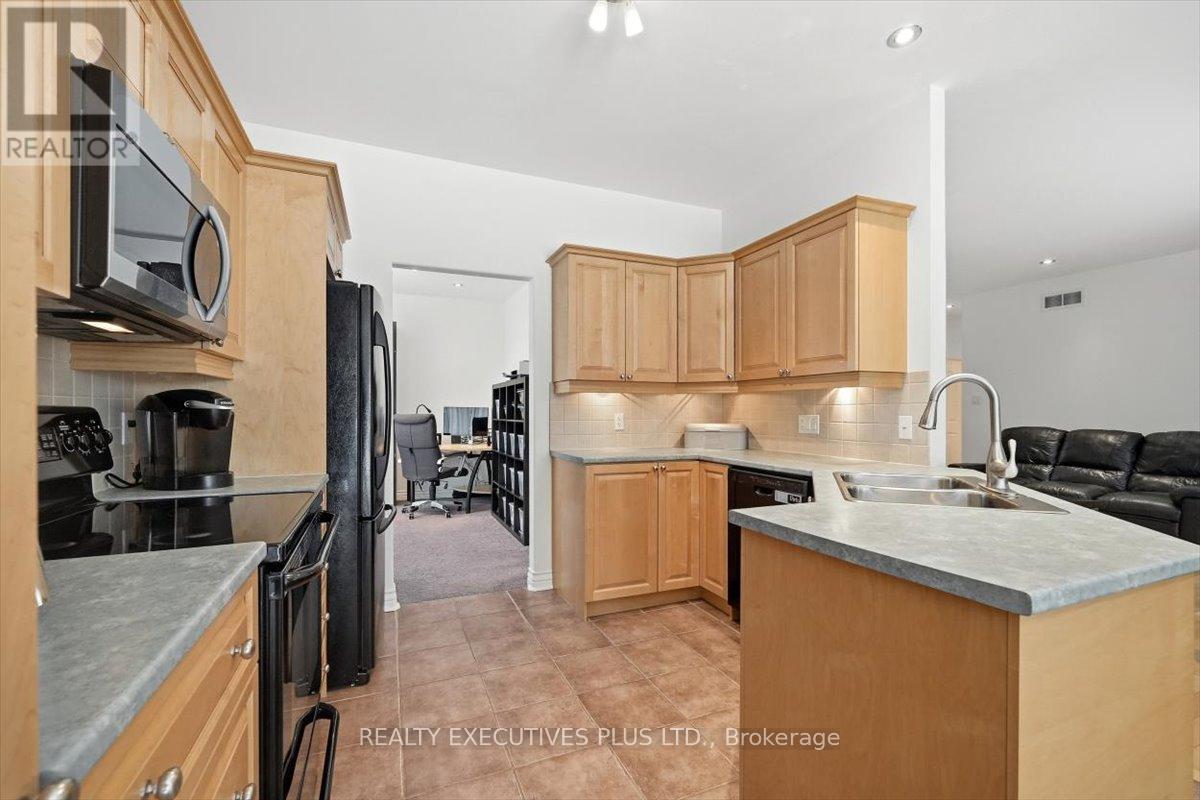 2660 DUBOIS STREET