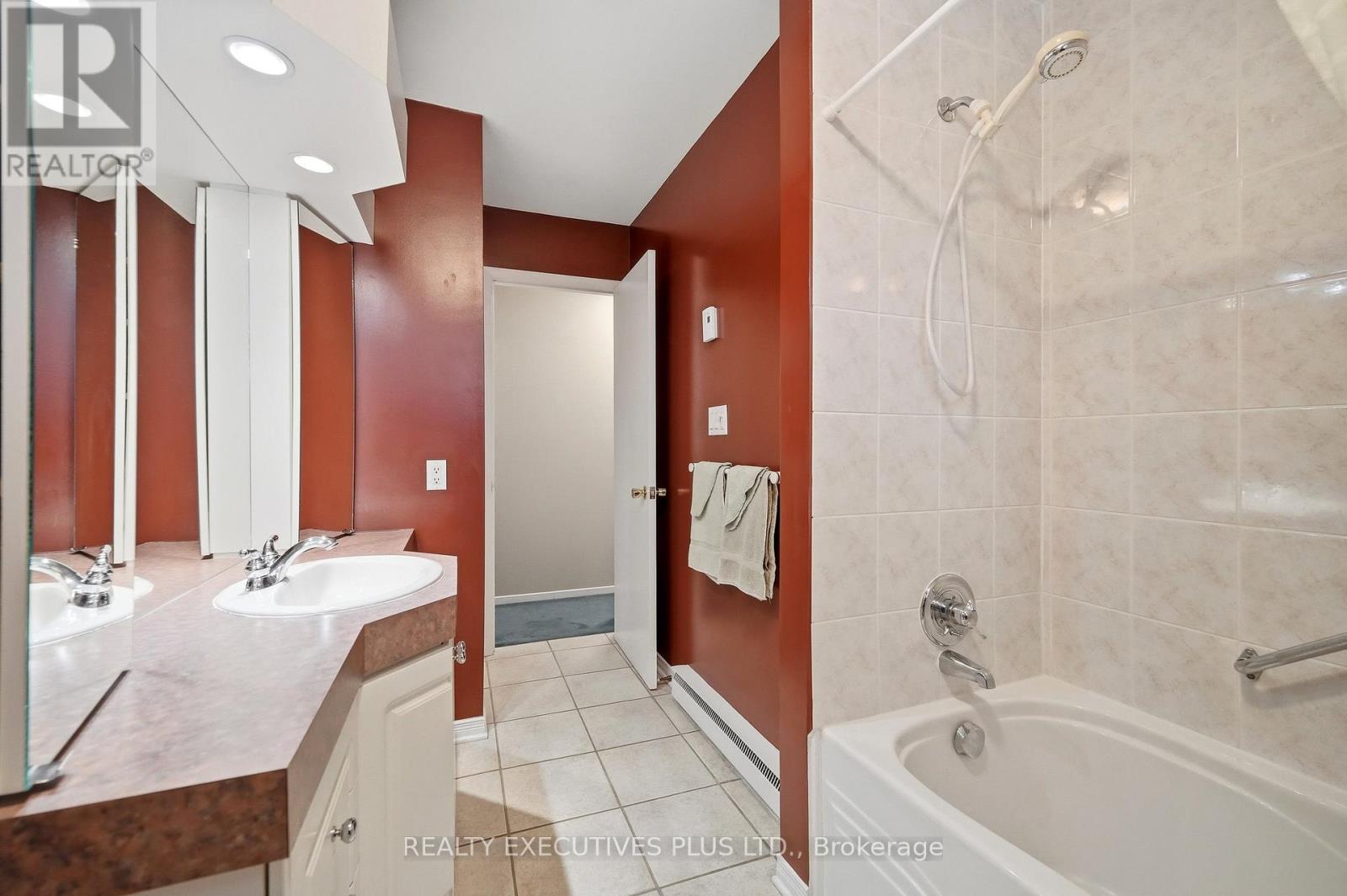 991 ST JACQUES STREET