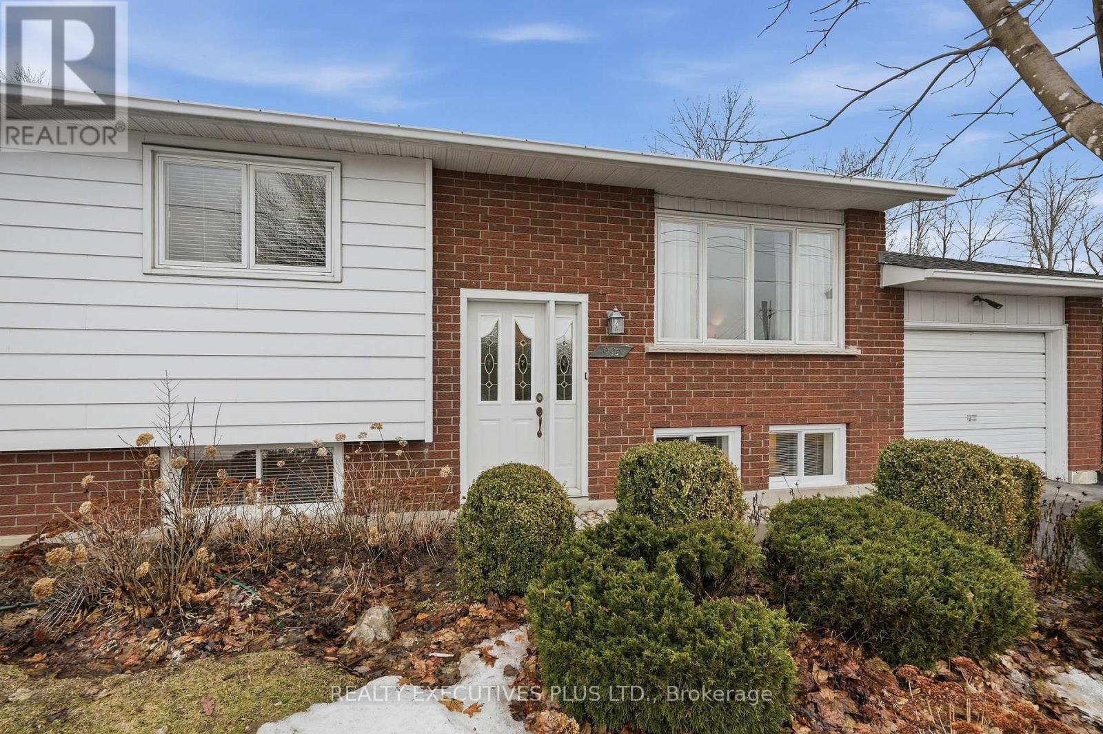 991 ST JACQUES STREET