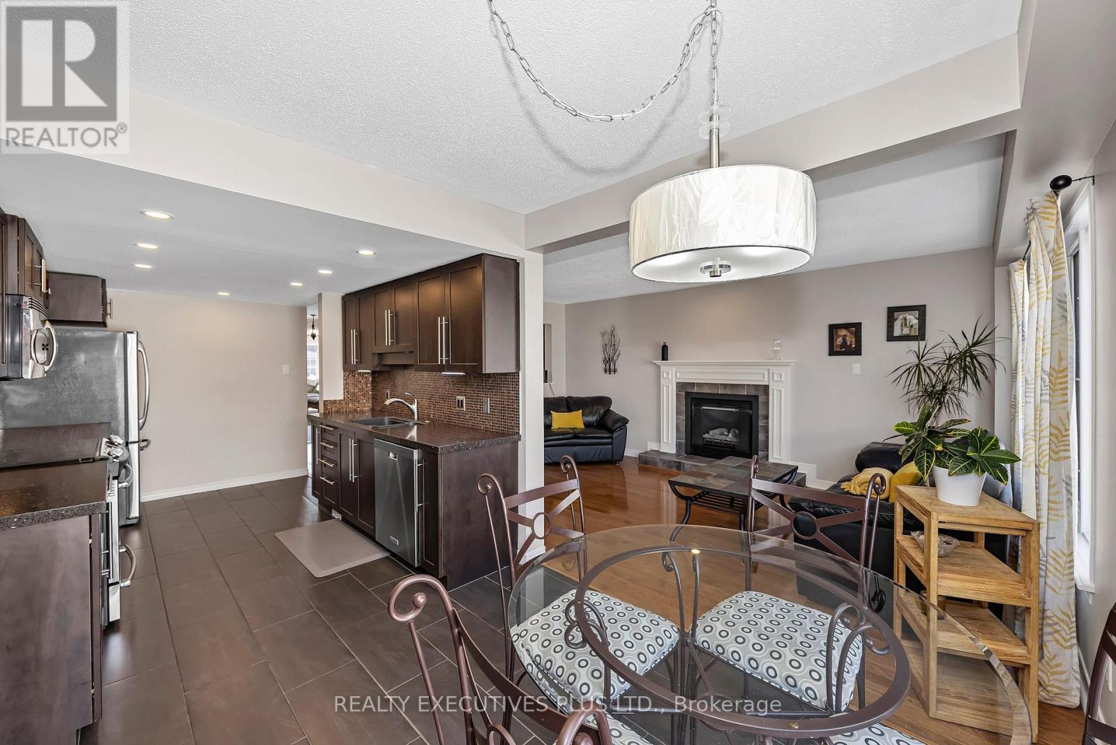 1611 MARLEY CRESCENT