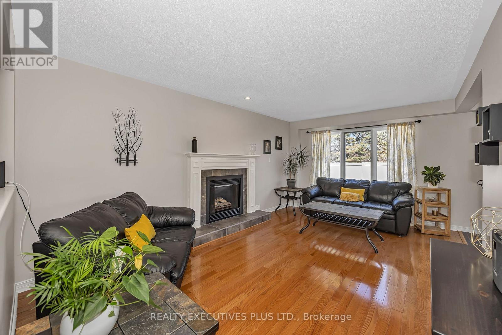 1611 MARLEY CRESCENT