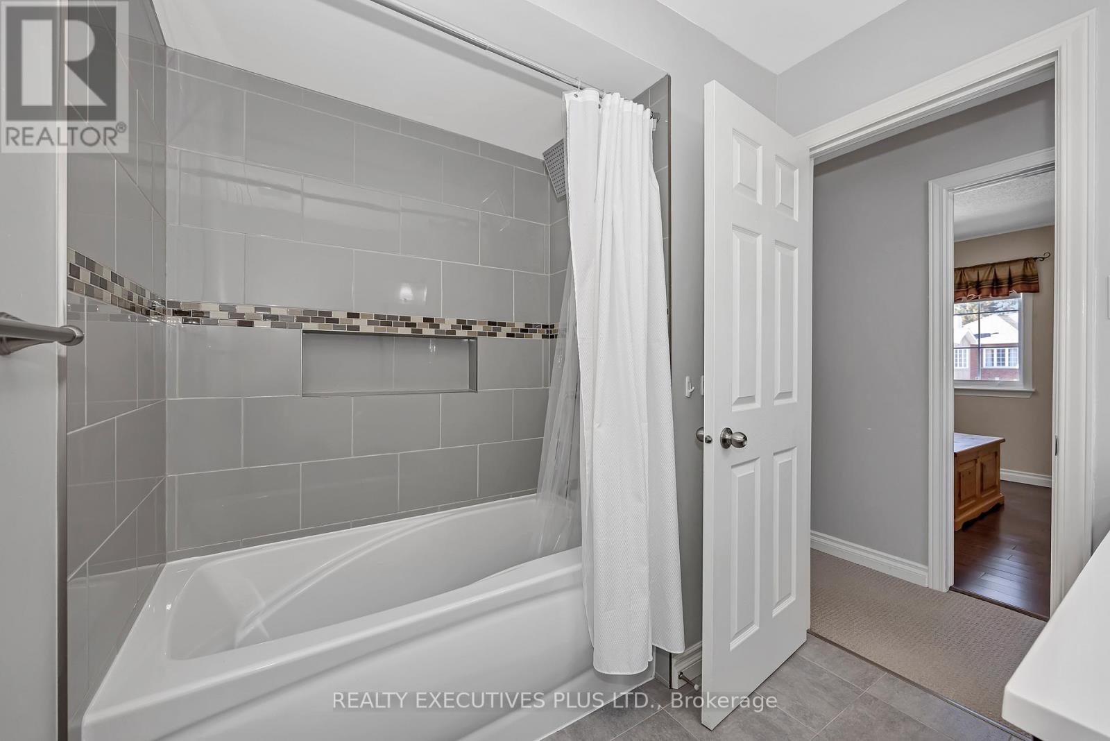 1611 MARLEY CRESCENT