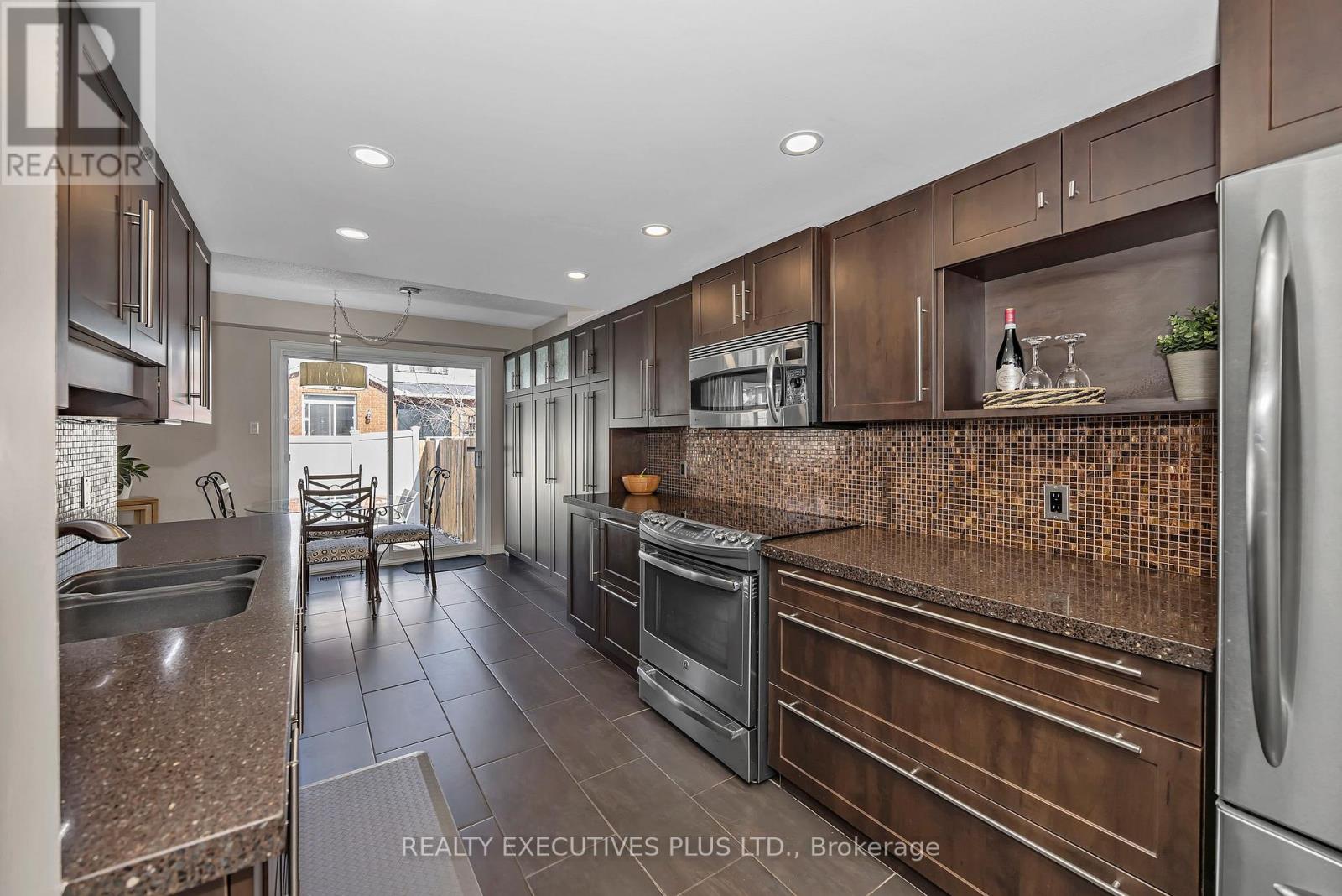 1611 MARLEY CRESCENT