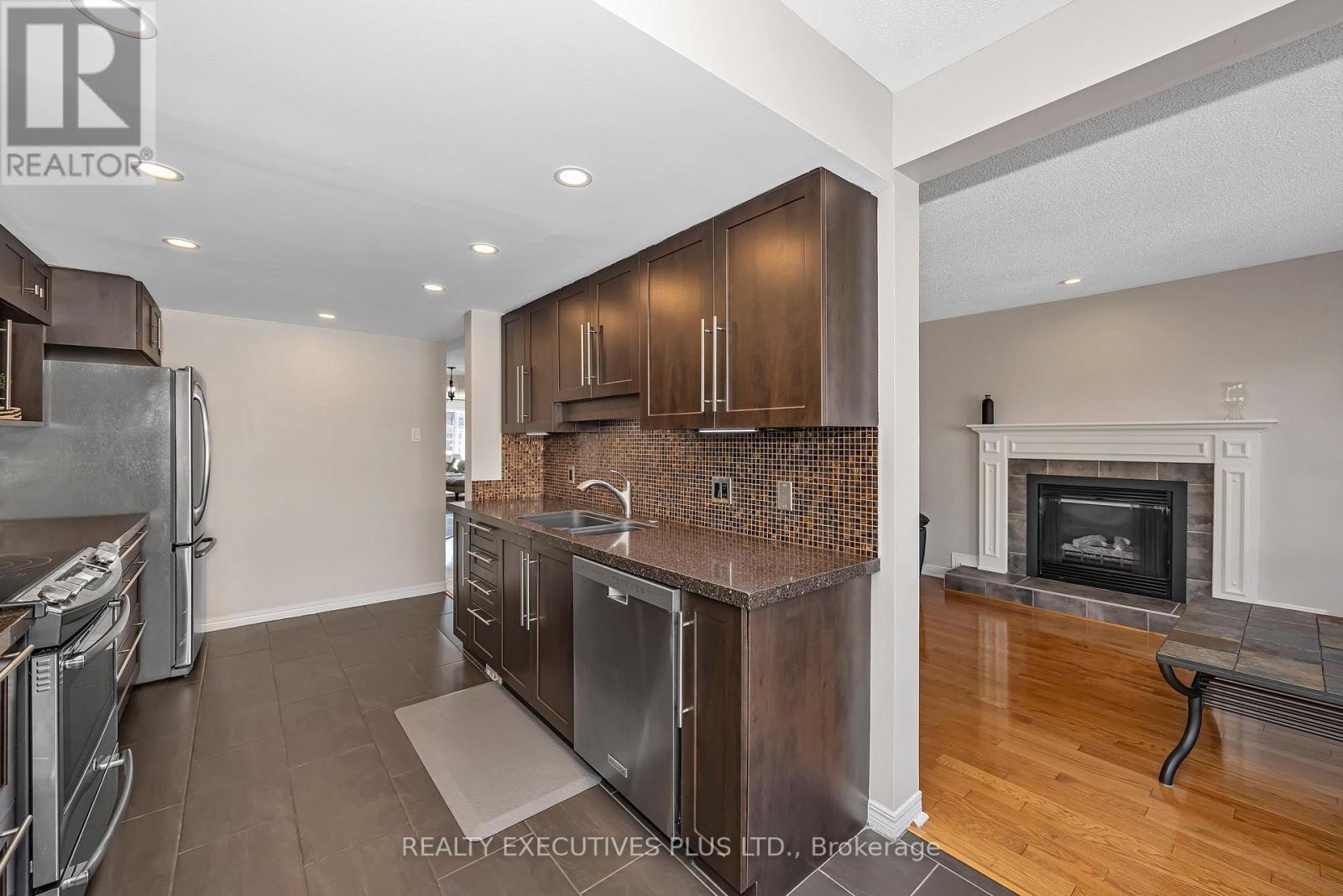 1611 MARLEY CRESCENT