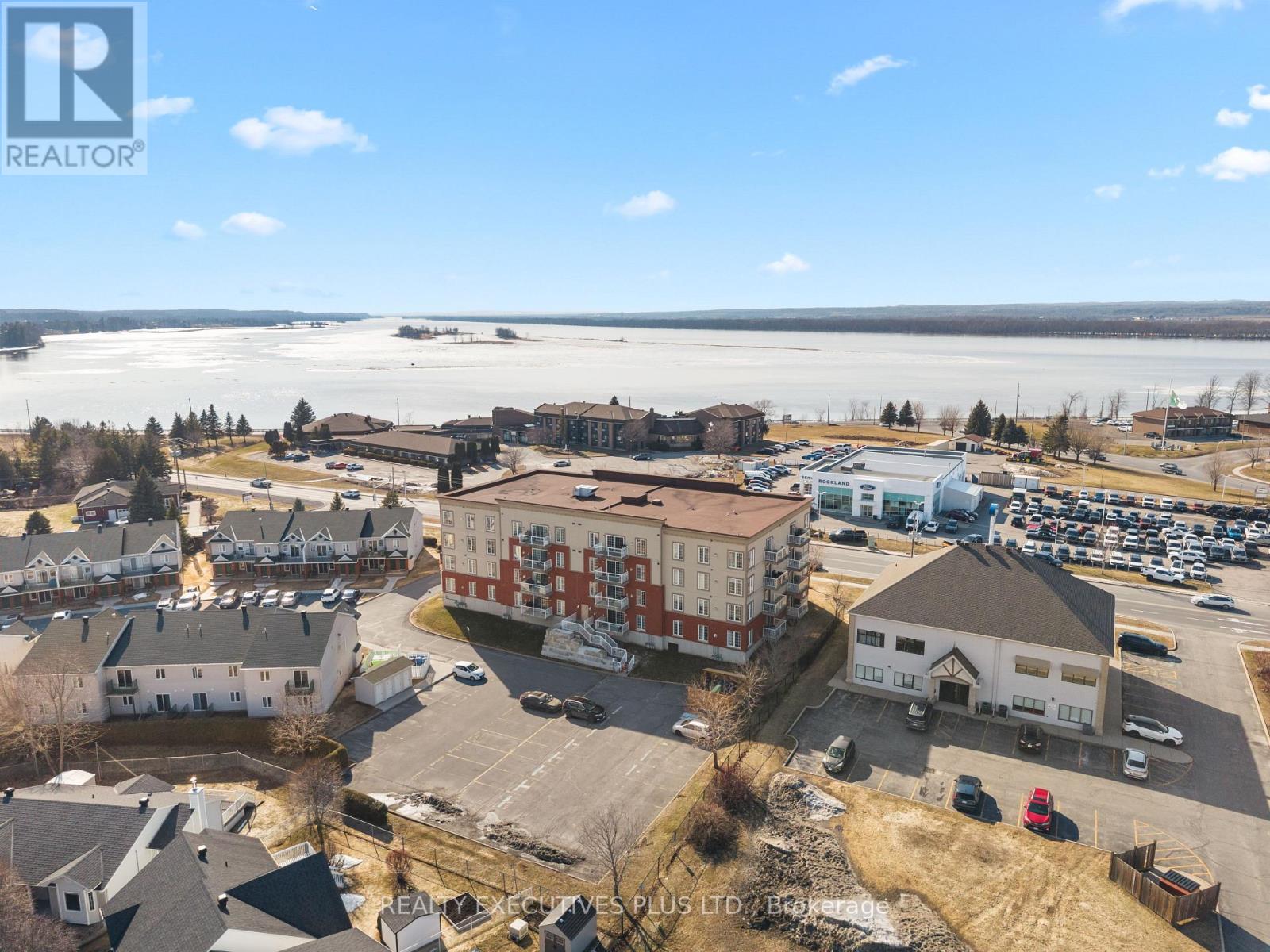 407 - 2921 LAURIER STREET