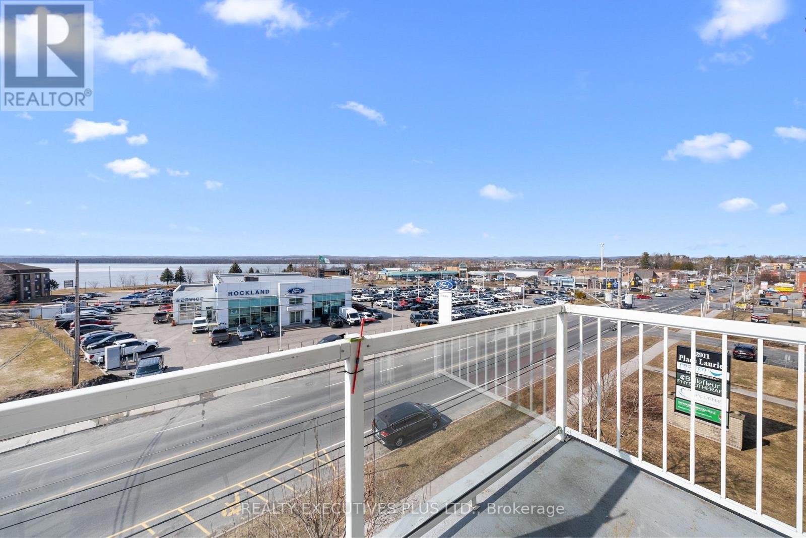 407 - 2921 LAURIER STREET