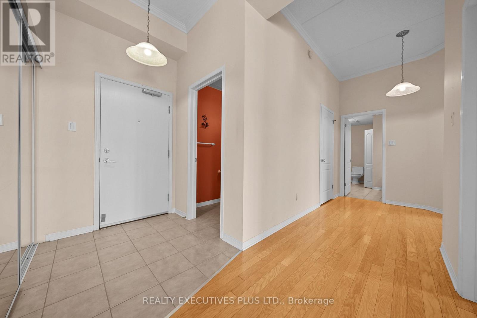 407 - 2921 LAURIER STREET