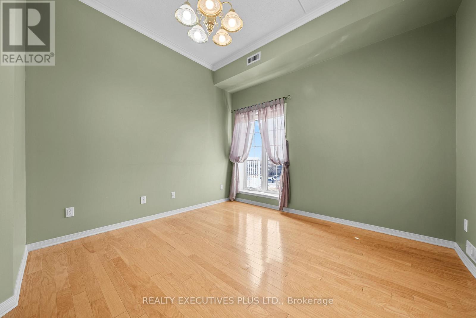 407 - 2921 LAURIER STREET