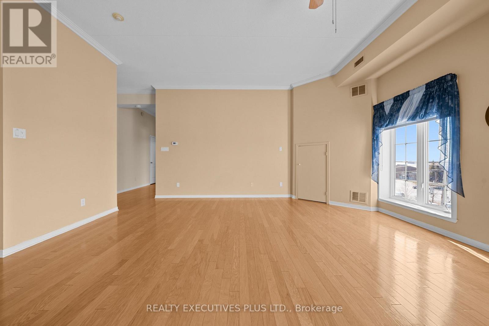 407 - 2921 LAURIER STREET