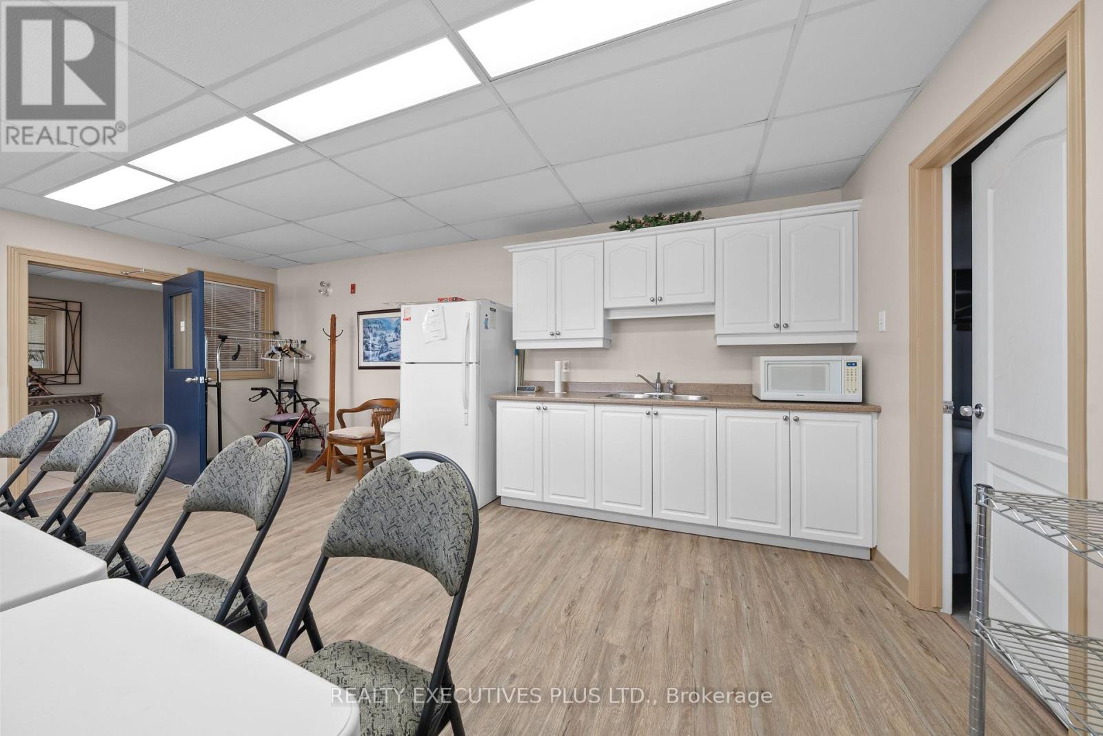 407 - 2921 LAURIER STREET