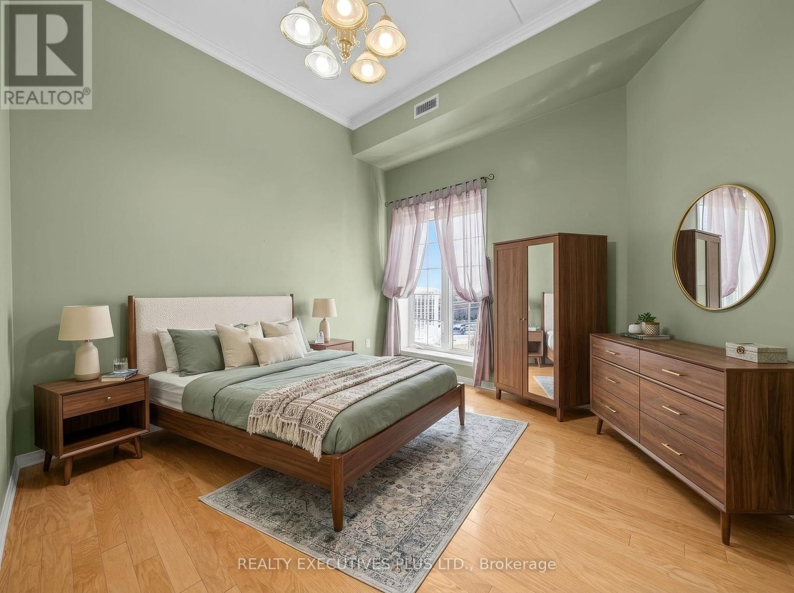 407 - 2921 LAURIER STREET