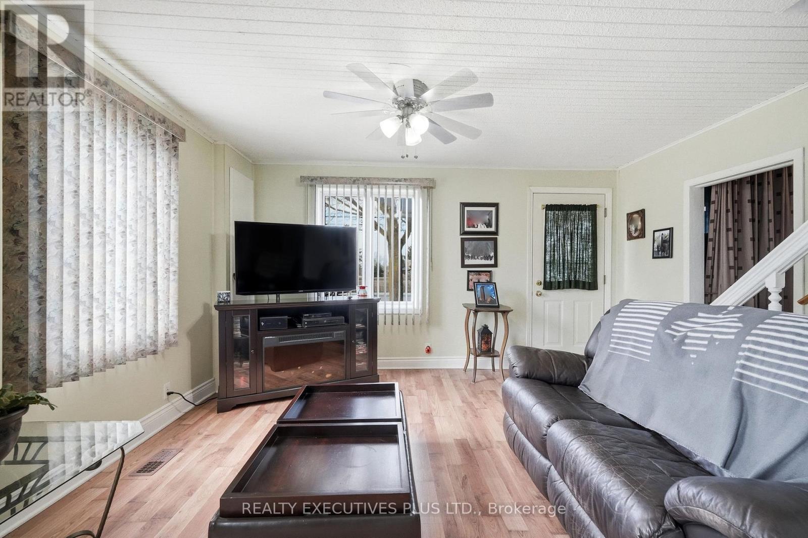 3721 CHAMPLAIN STREET