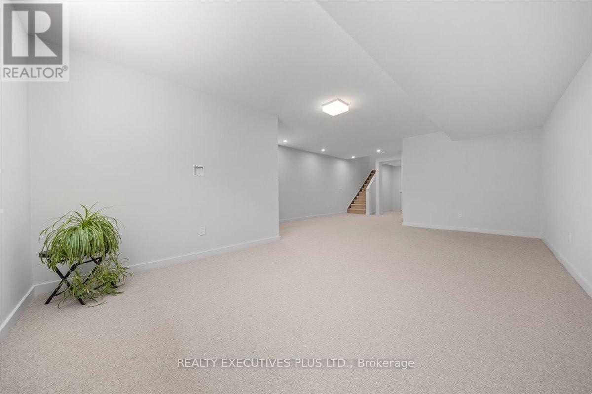 699 HONEYDEW STREET