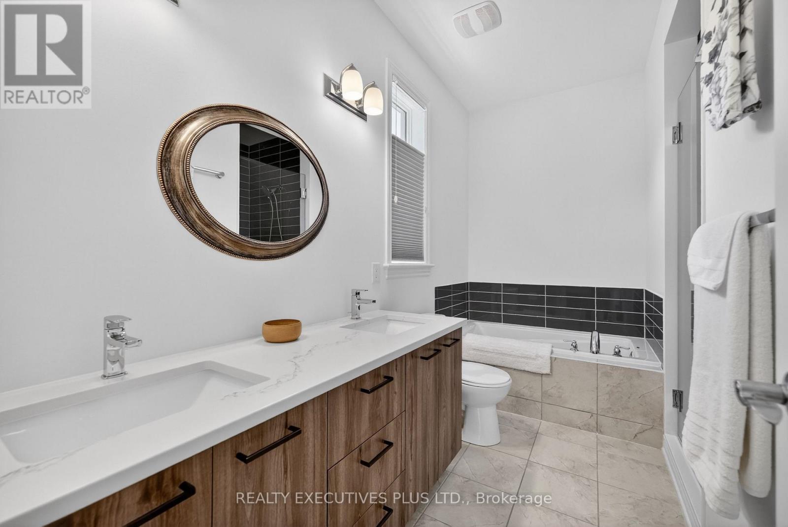 738 DU RIVAGE STREET