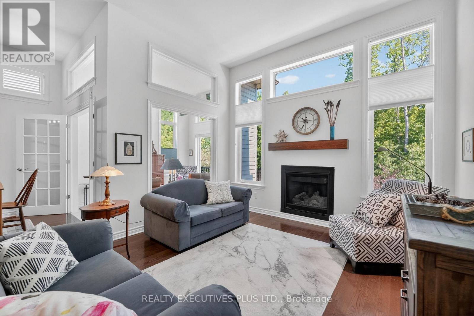 738 DU RIVAGE STREET