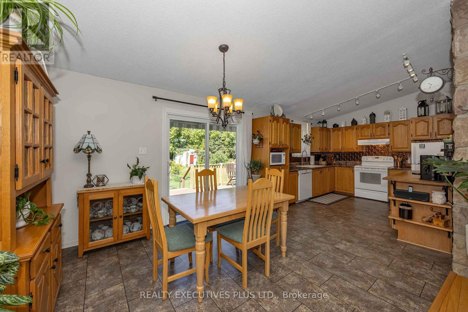 3896 SCHNUPP ROAD W