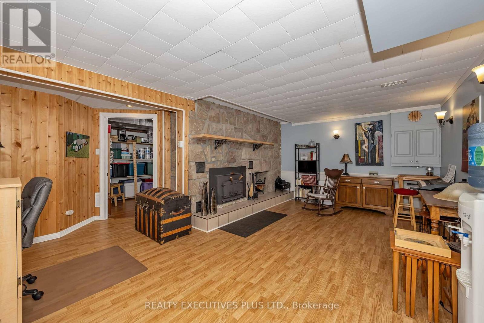 3896 SCHNUPP ROAD W